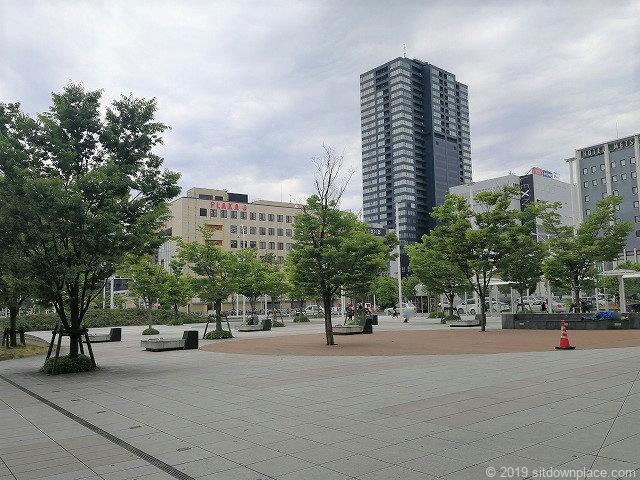 新潟駅南口駅前広場の休憩場所