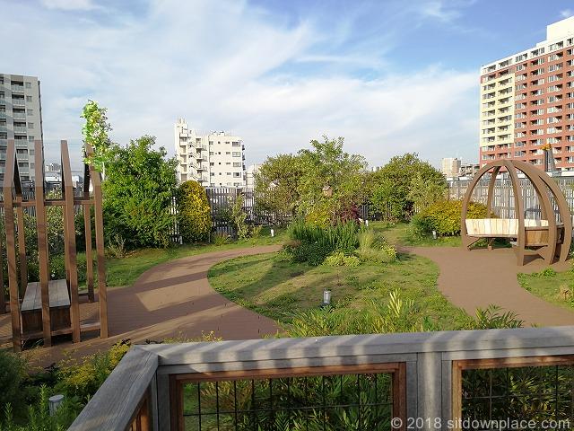 武蔵小山etomo4F屋上庭園座れる場所