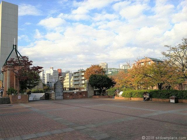 目黒川船入場の広場