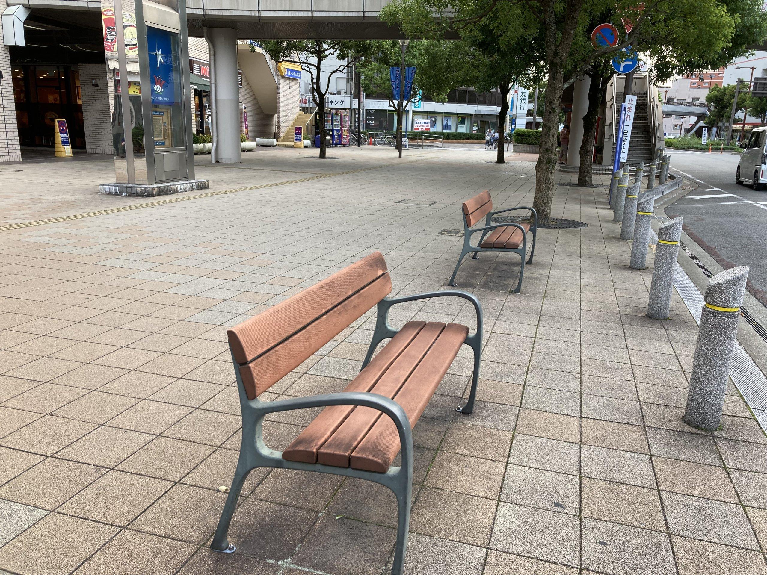 【加古川駅】南口東側の休憩場所4