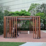 【春日駅】文京ガーデンセンターテラス 芝生のエリアの休憩場所