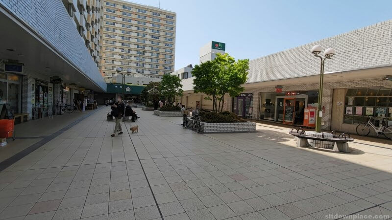 西早稲田駅オレンジコートショッピングセンターの休憩場所その1