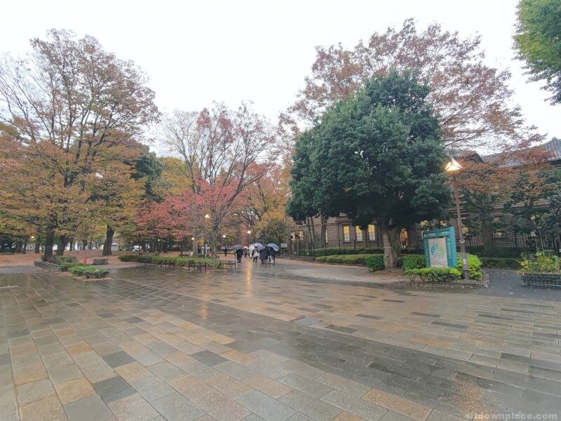 【上野駅】上野公園 旧東京音楽学校前の休憩場所 | 座れる休憩場所検索